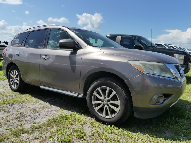 2014-nissan-pathfinder-image-2