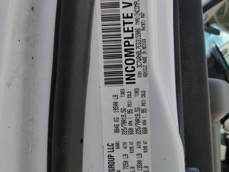 2014-dodge-ram-5500-image-22