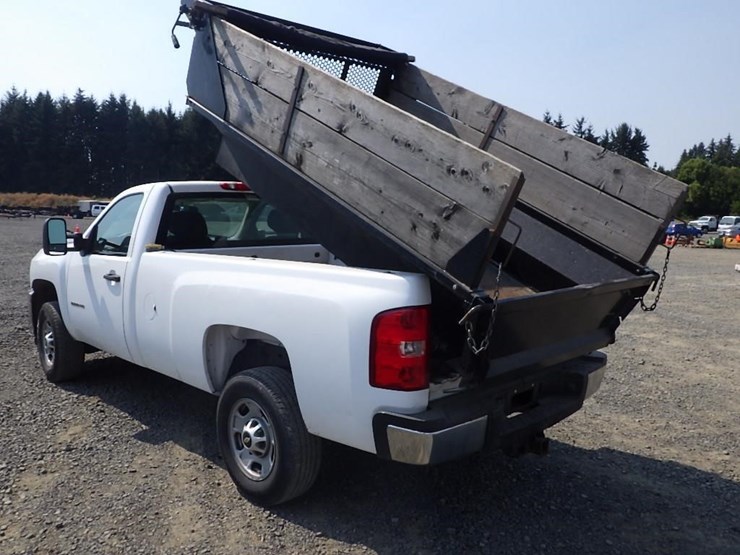 2013-chevrolet-2500-image-3