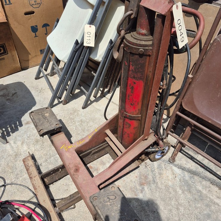 #49 • Heavy duty truck lift