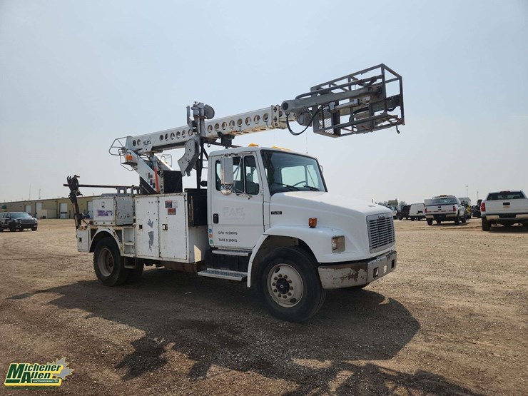 2000-freightliner-fl70-image-2