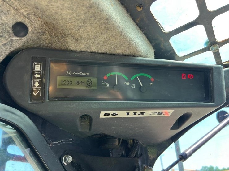 2019-deere-317g-image-21