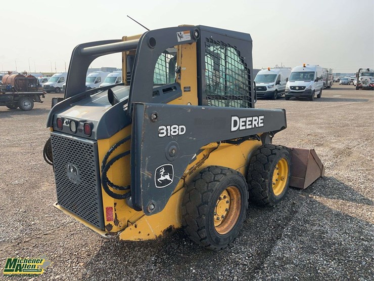 2011-deere-318d-image-4