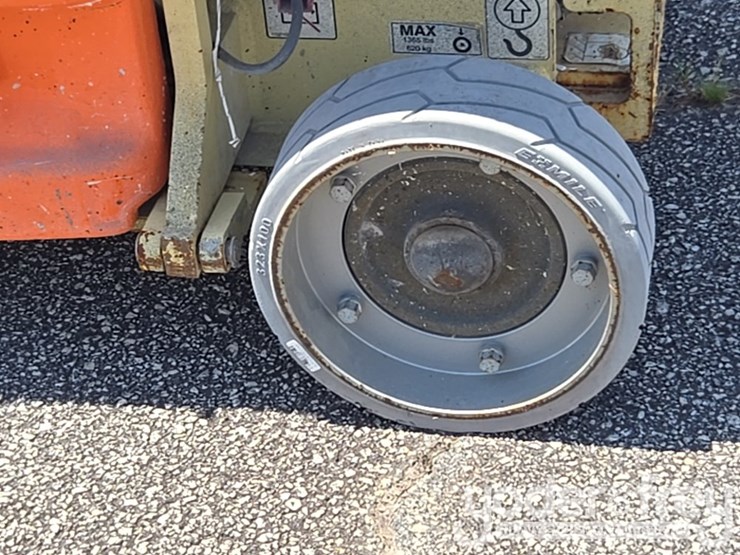 2017-jlg-1930es-image-10