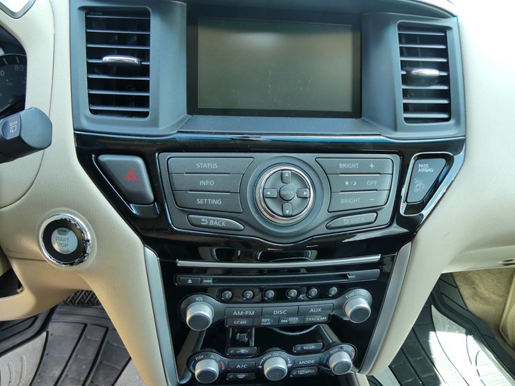 2014-nissan-pathfinder-image-18