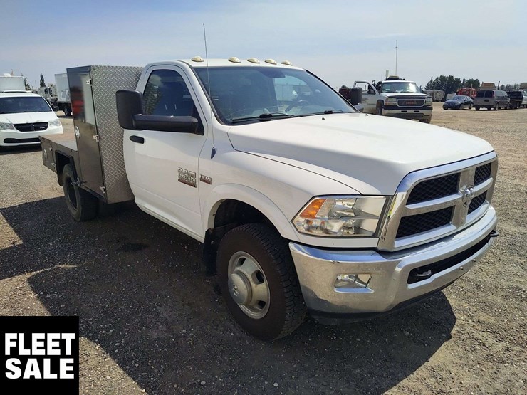 2013-dodge-3500-image-2