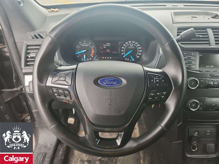 2019-ford-explorer-image-17