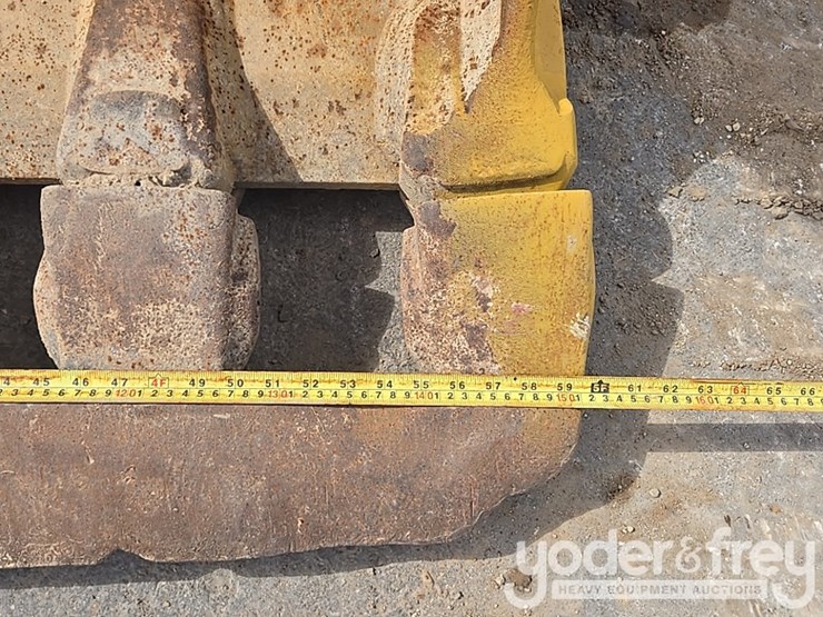 2019-caterpillar-336-image-23
