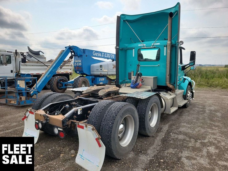 2018-peterbilt-579-image-7