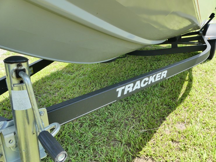 2020-basstracker-17.5'-aluminum-bass-boat-image-28