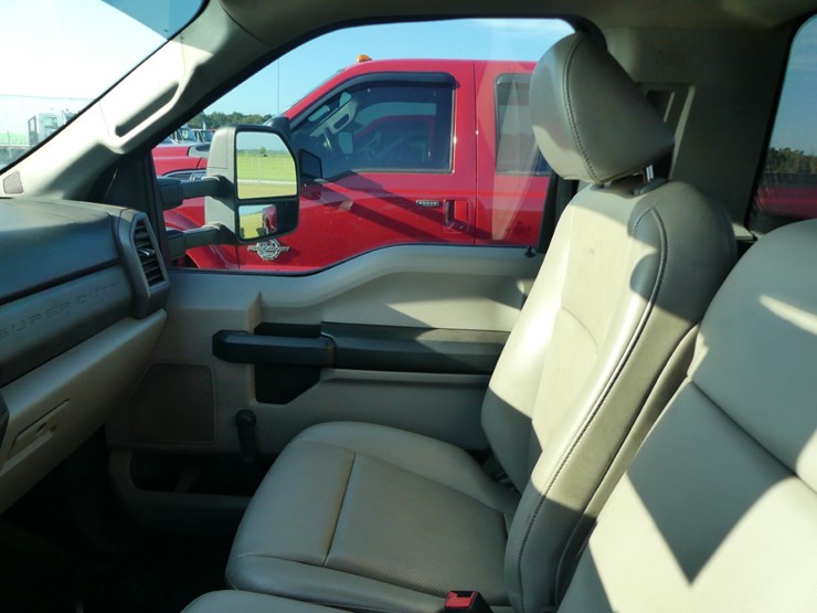 2021-ford-f350-xl-image-14