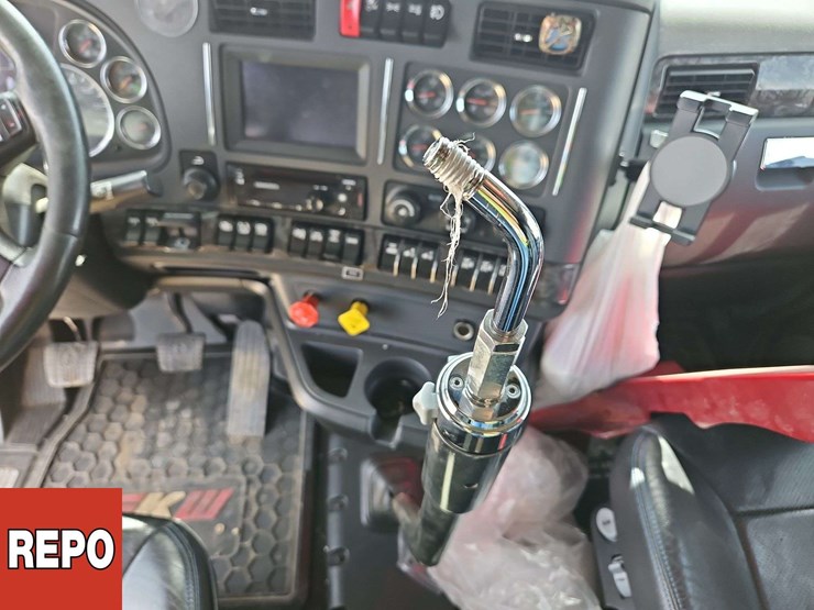 2020-kenworth-w990-image-20