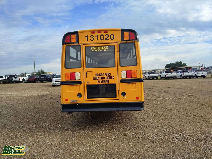2013-freightliner-b2-image-3