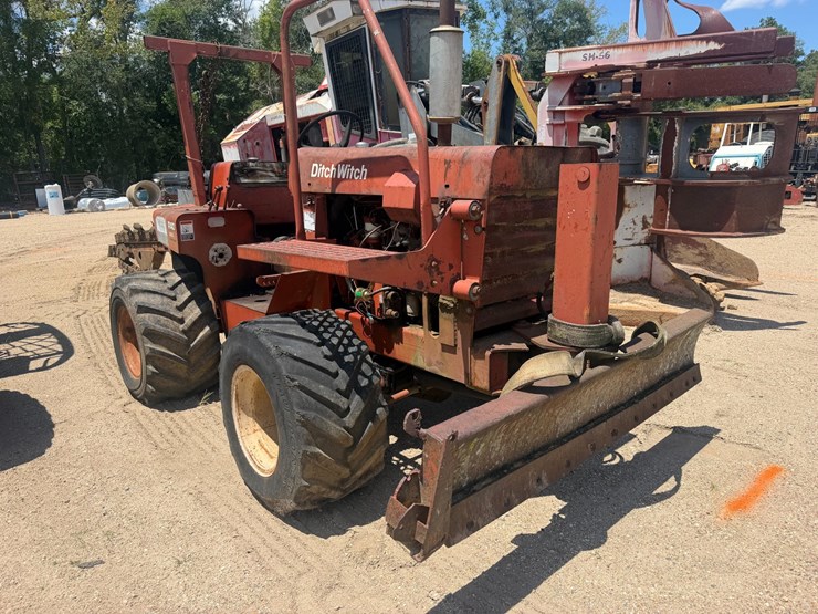 ditch-witch-r40-image-2