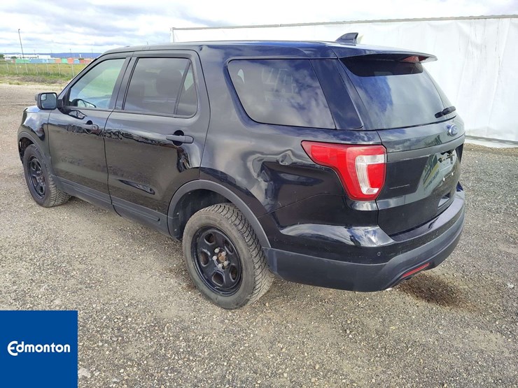 2016-ford-explorer-image-7