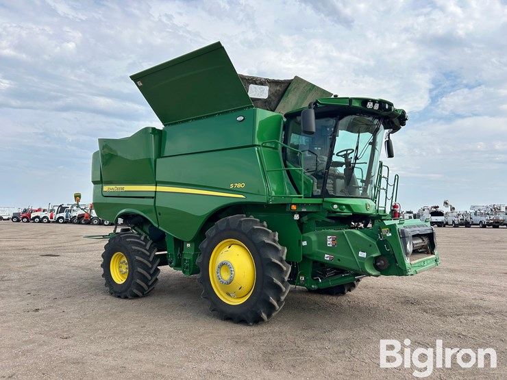 2023-john-deere-s780-image-3