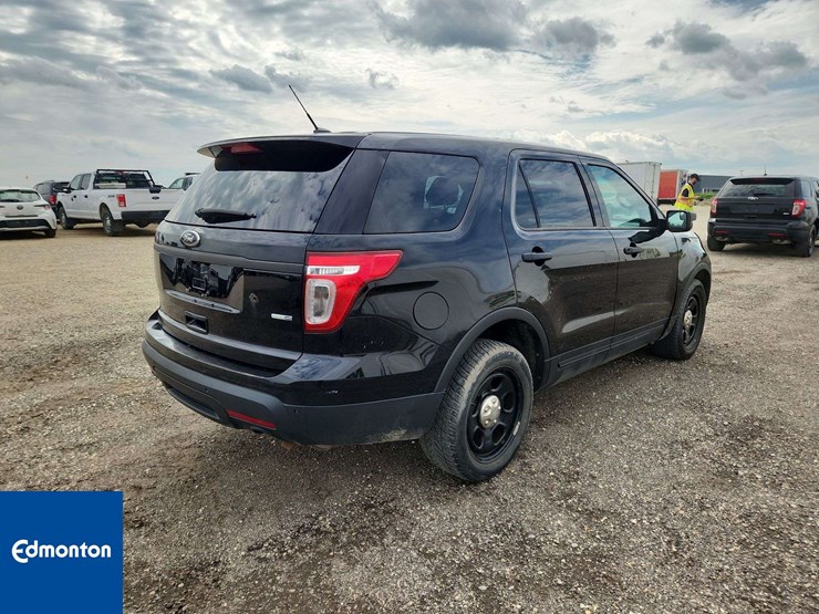 2015-ford-explorer-image-4