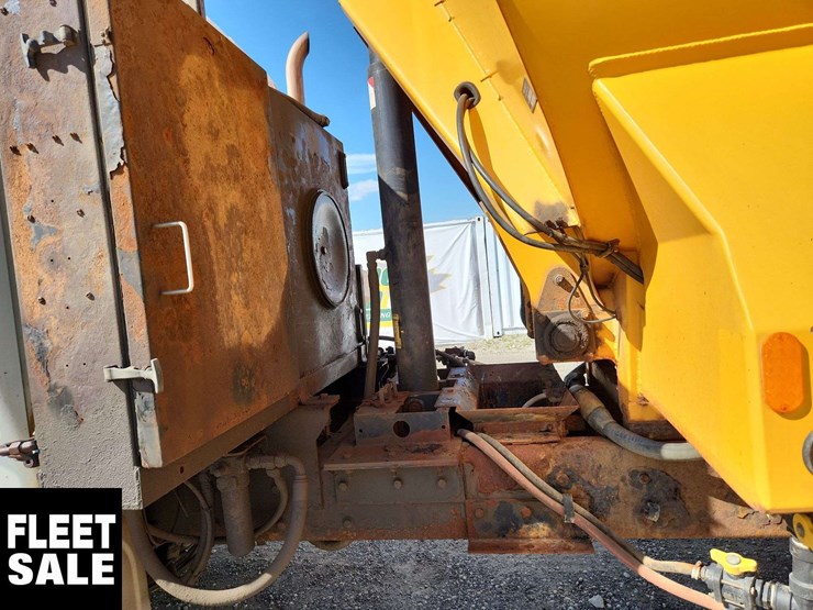 international-workstar-7500-image-57
