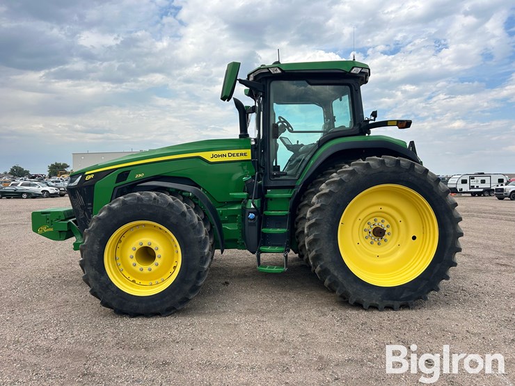 2022-john-deere-8r-230-image-8