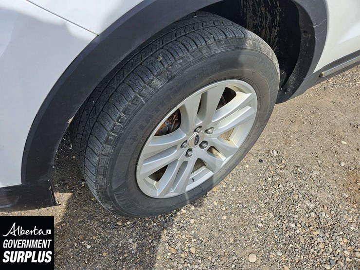 2019-ford-explorer-xlt-image-10