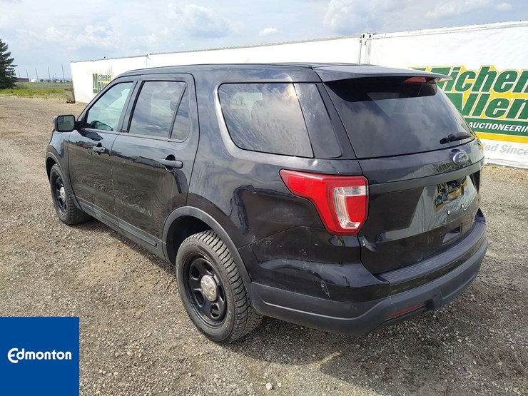 2018-ford-explorer-image-3