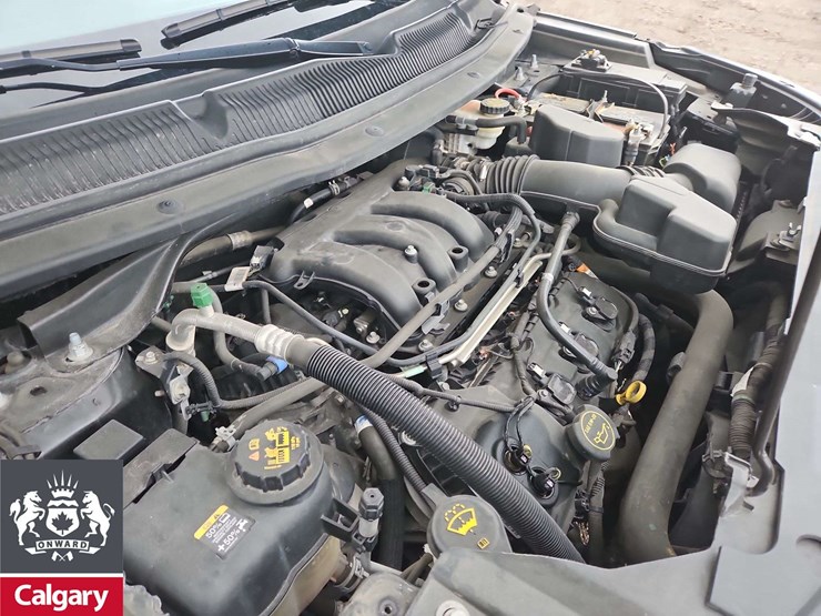 2019-ford-explorer-image-27