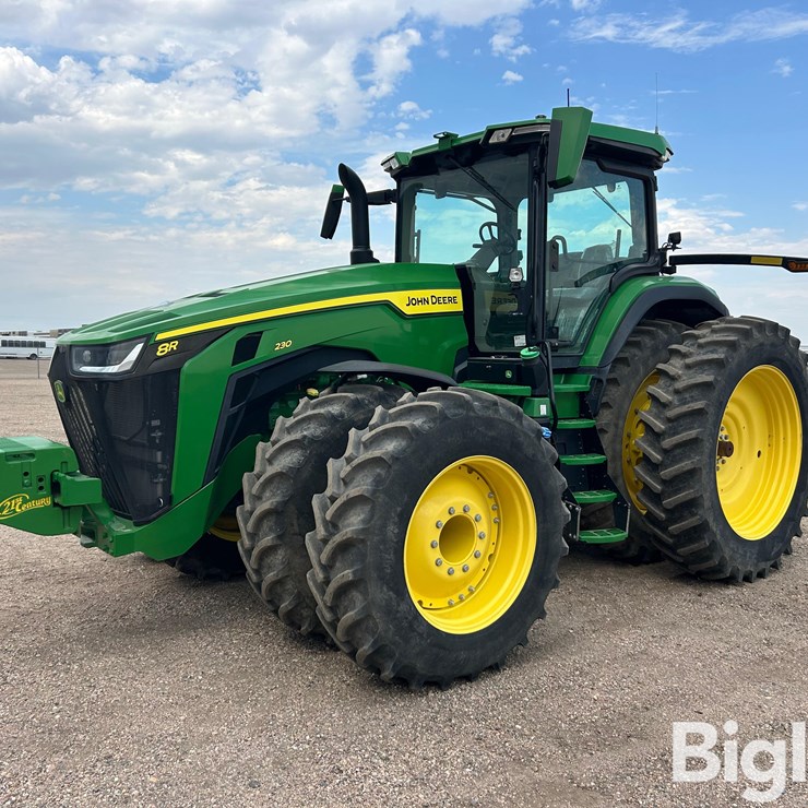 2022 JOHN DEERE 8R 230