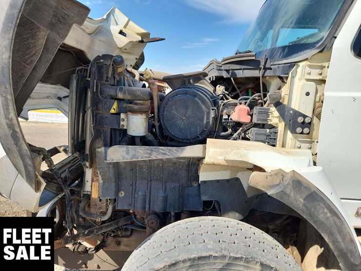 international-workstar-7500-image-37