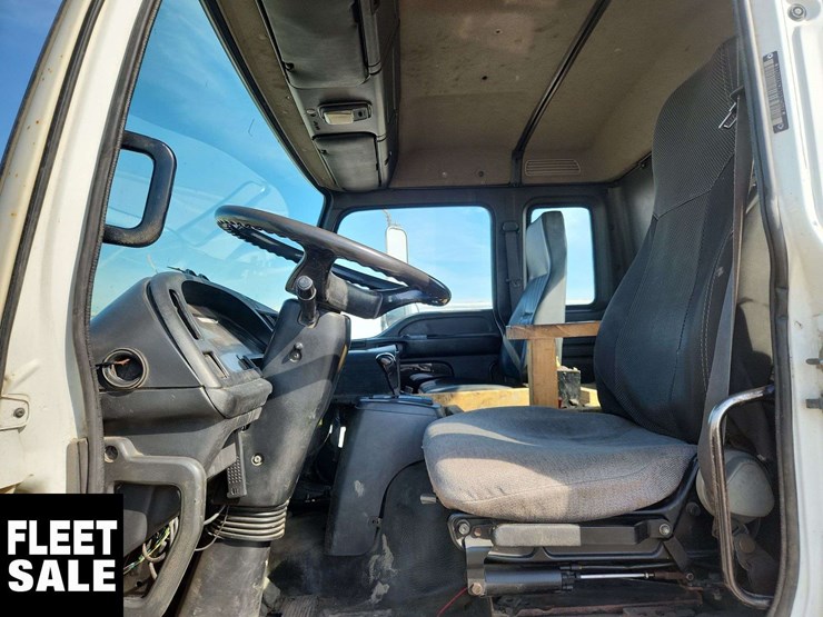 1998-gmc-t7500-image-13