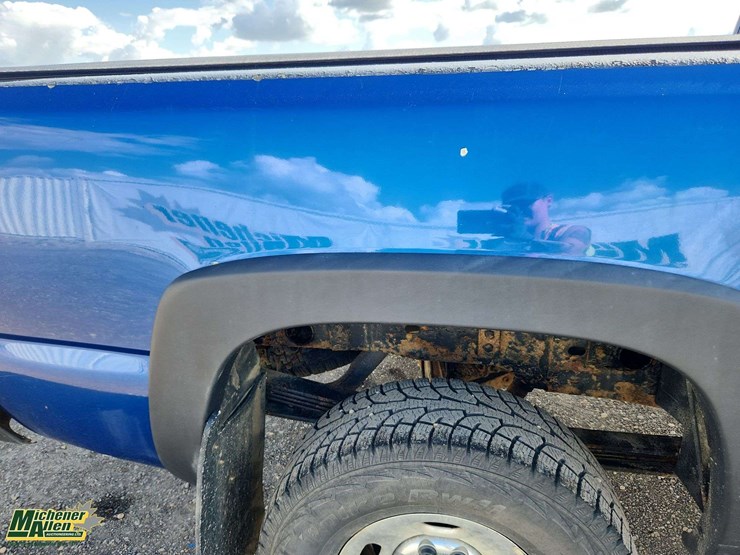 2003-gmc-sierra-2500-image-45