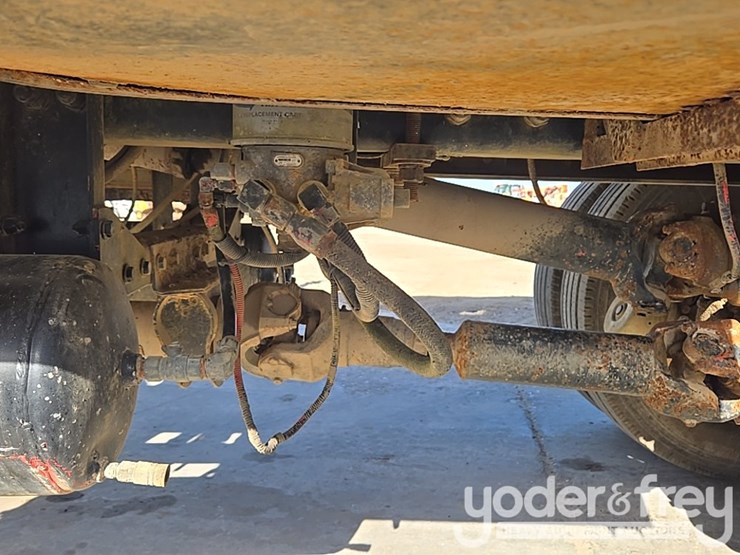 1999-peterbilt-357-image-23