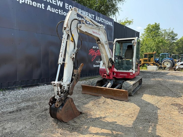2018-takeuchi-tb260-image-7