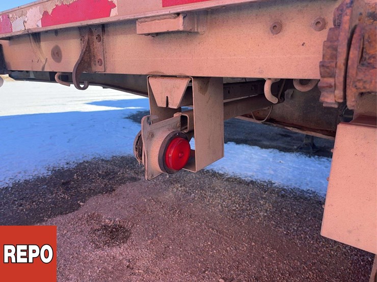 2011-triple-e-tri/a-step-deck-trailer-image-10