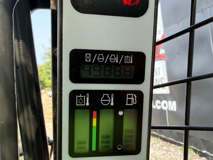 new-holland-l220-image-18
