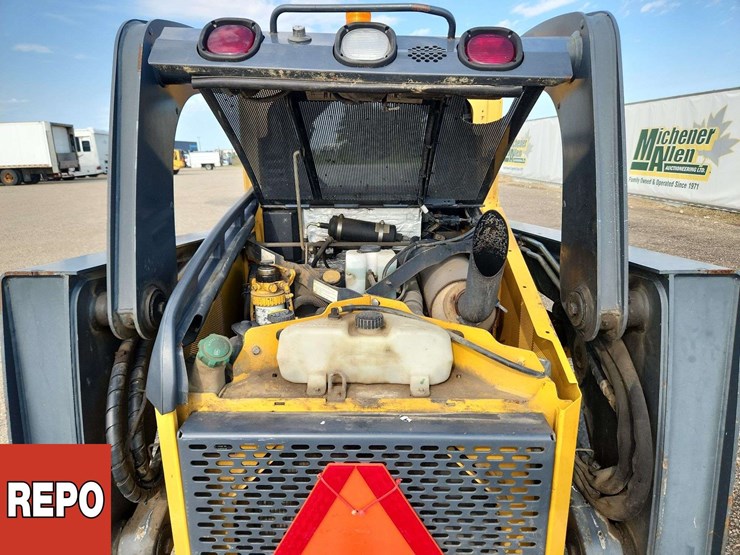 deere-326d-image-21