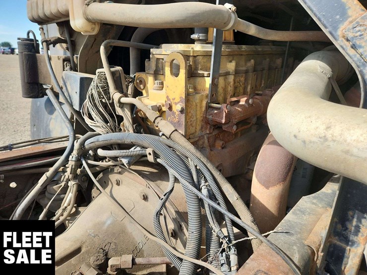 1998-gmc-t7500-image-31