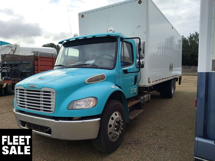 2012-freightliner-m2-106-image-1