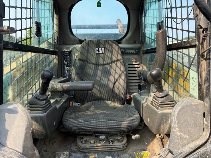 2021-caterpillar-299d3-image-20