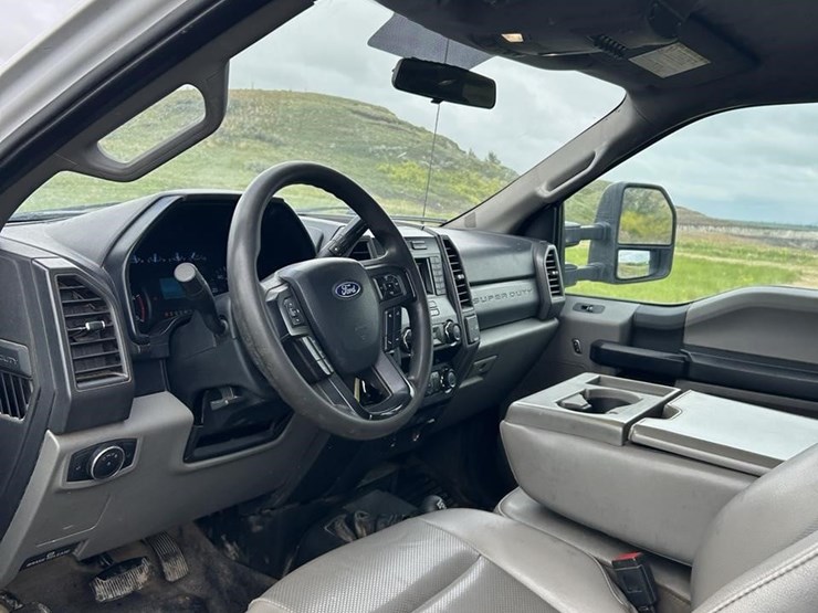 2019-ford-f350-xl-image-12