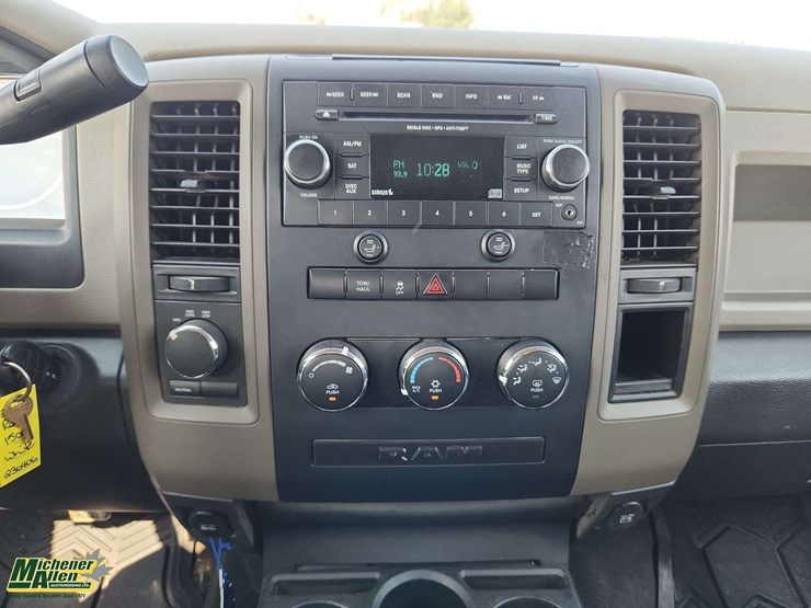 2012-dodge-1500-image-21