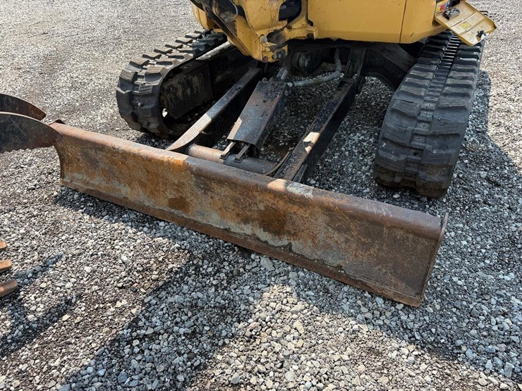 caterpillar-305-image-10