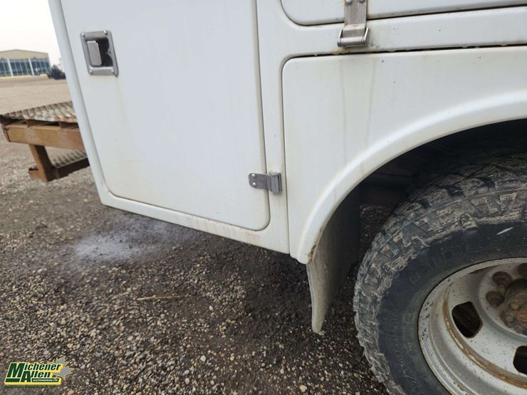 2016-dodge-3500-image-43