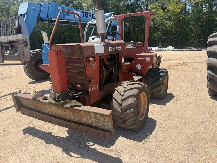 ditch-witch-r40-image-3