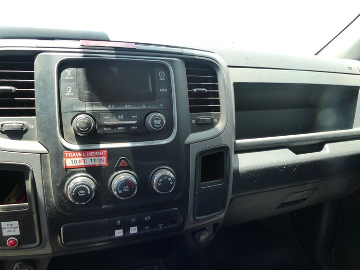2014-dodge-ram-5500-image-17