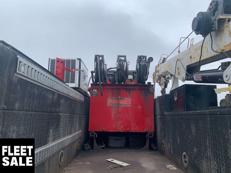 freightliner-m2-106-image-8