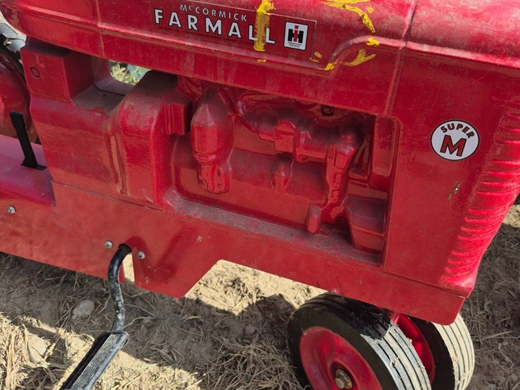 #93-•-farmall-super-m-pedal-tractor-image-1