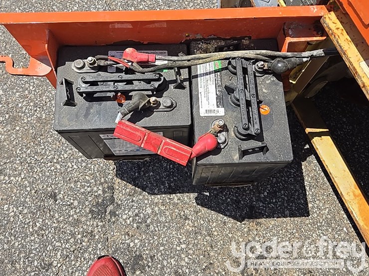 2017-jlg-1230es-image-16