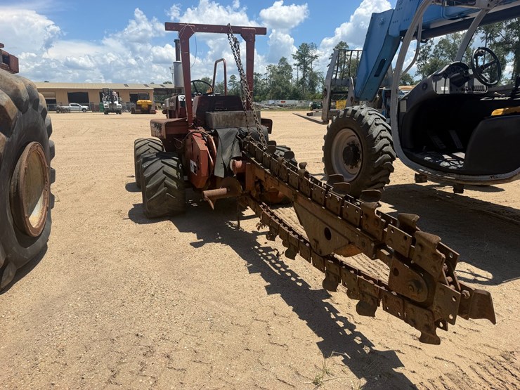 ditch-witch-r40-image-4