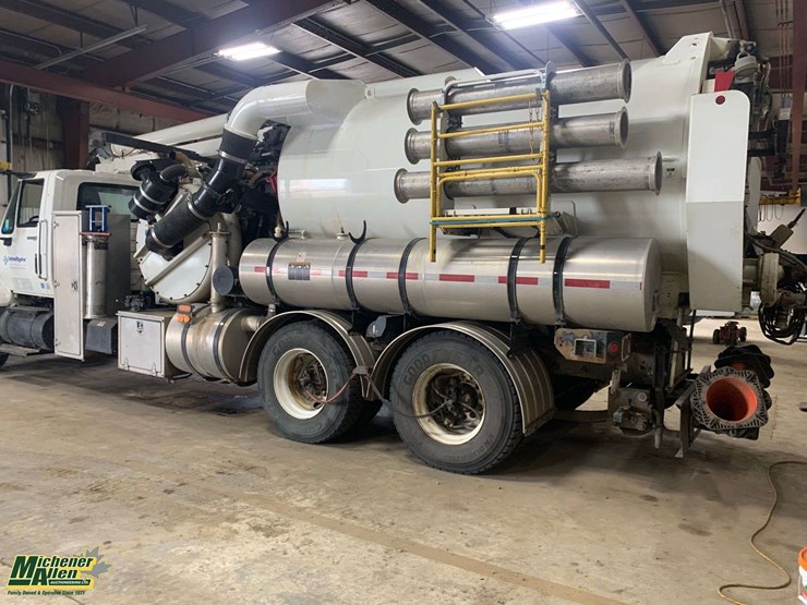 2011-international-workstar-7500-image-4
