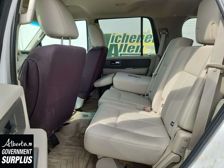 2012-ford-expedition-image-13